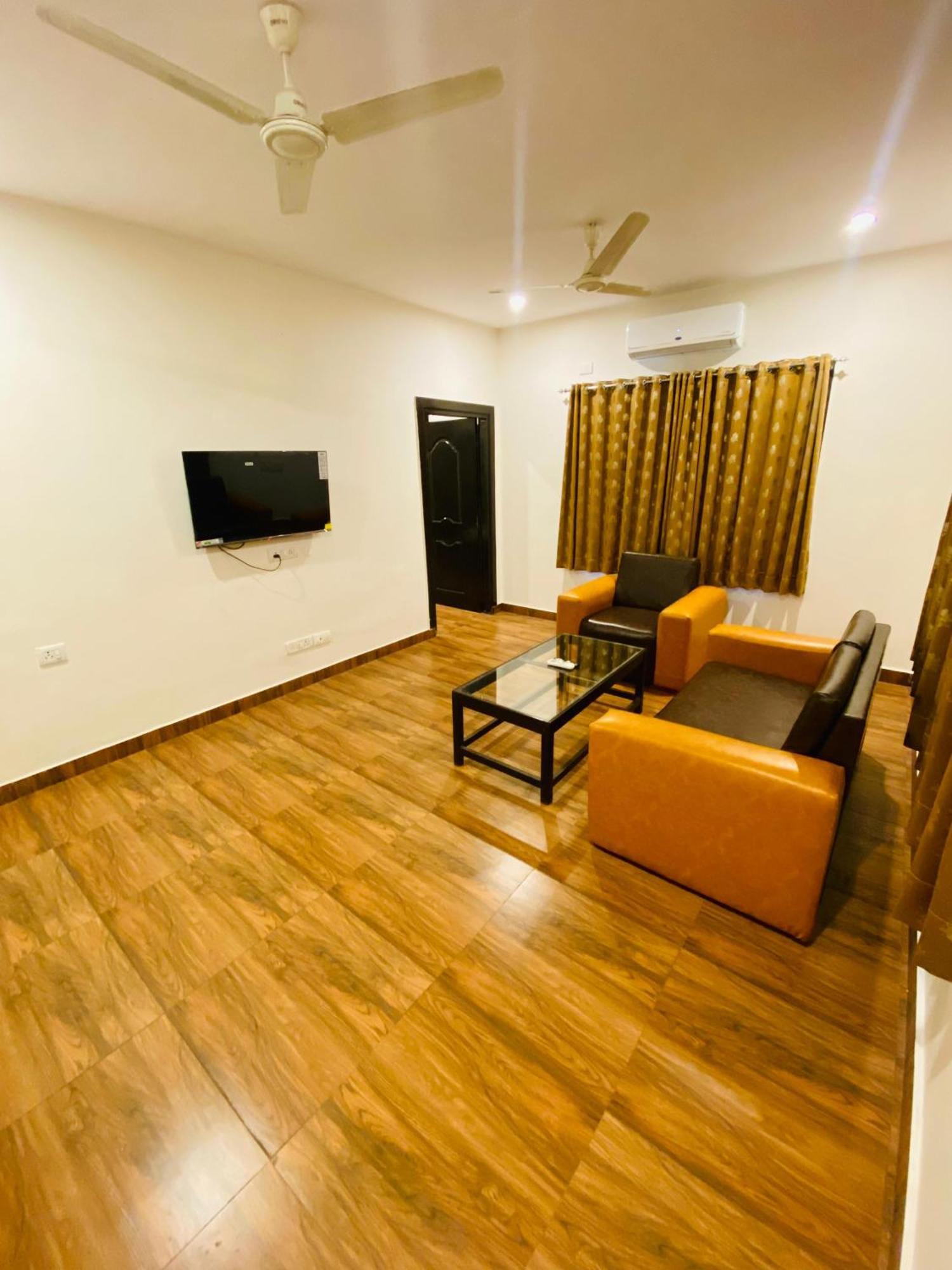 Shloka Residency Hotel เชมชาบัด ภายนอก รูปภาพ
