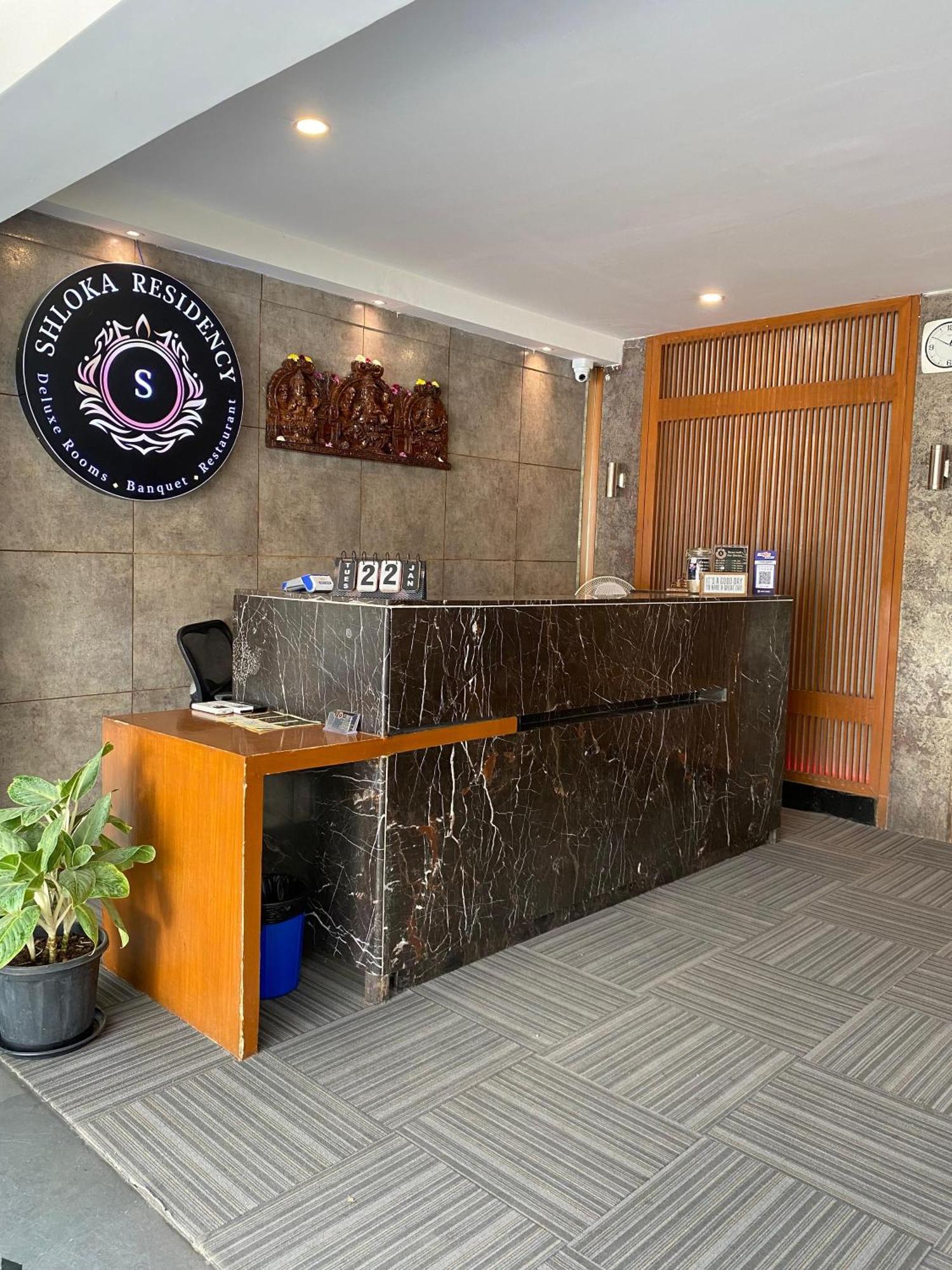 Shloka Residency Hotel เชมชาบัด ภายนอก รูปภาพ