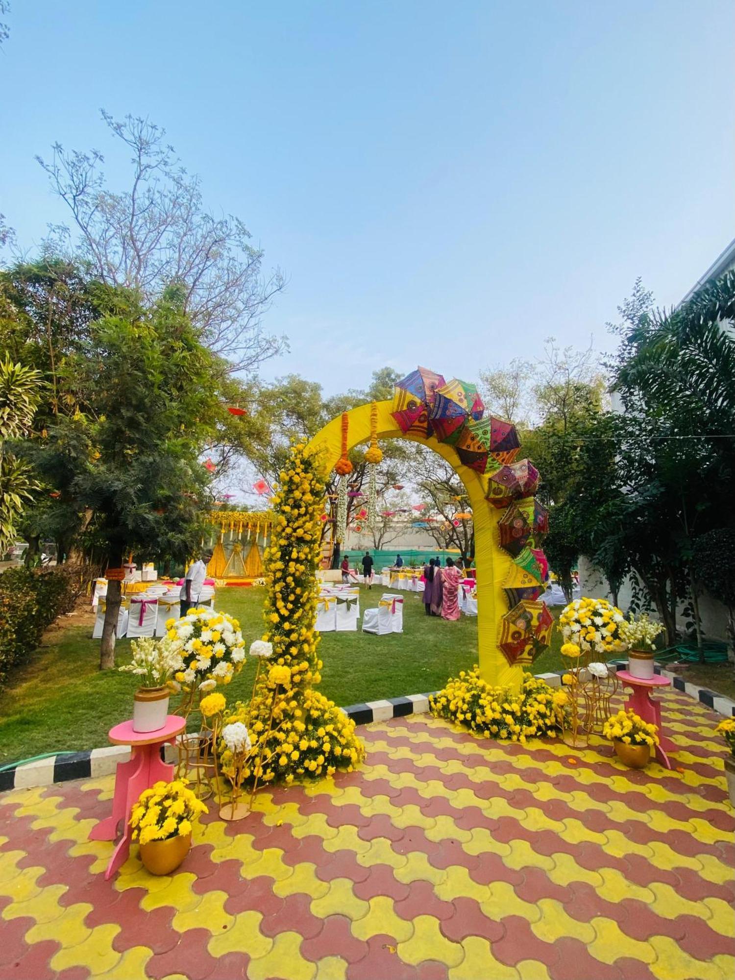 Shloka Residency Hotel เชมชาบัด ภายนอก รูปภาพ